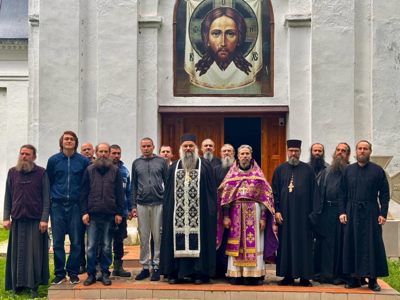 С началом Успенского поста!
